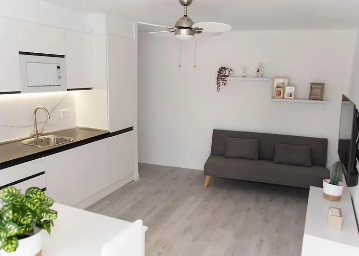 Seahomes Vacations - Center Apartment